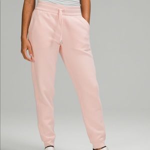 Lululemon Scuba High Rise Jogger in Pink Mist